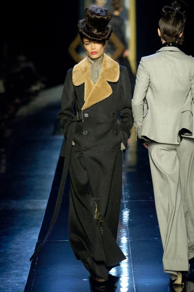 Look 9